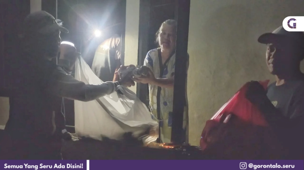 ‎Baznas Kota Gorontalo Salurkan Ribuan Makanan Kepada Korban Banjir